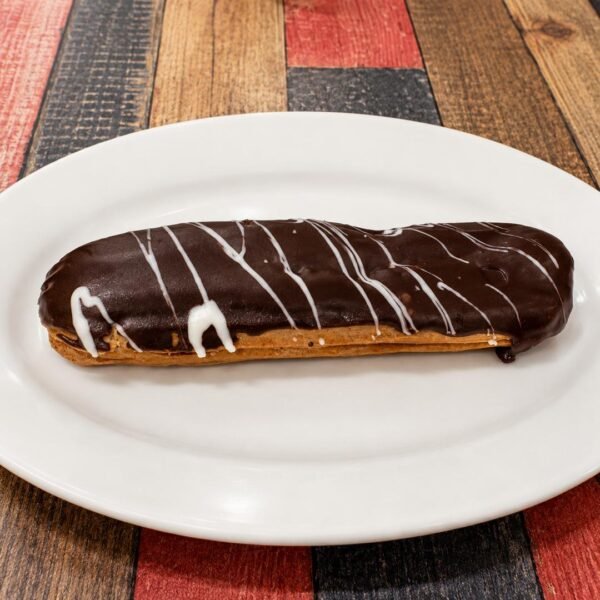 Eclair de chocolate negro