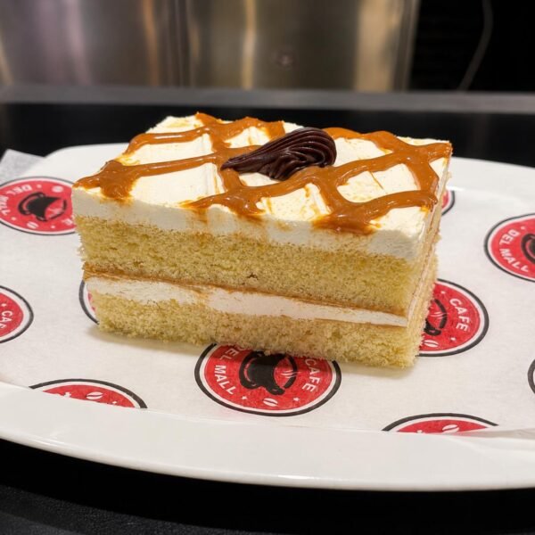 Trozo de pastel de crema de leche